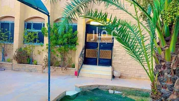فيلا للبيع في شارع ابي المجد الثقفي, حي العزيزية, مدينة الرياض, منطقة الرياض صورة 2