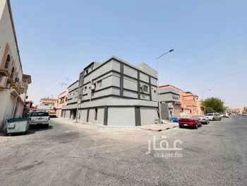 عمارة للبيع في شارع 10أ, حي غرناطة, مدينة الدمام, المنطقة الشرقية صورة 2