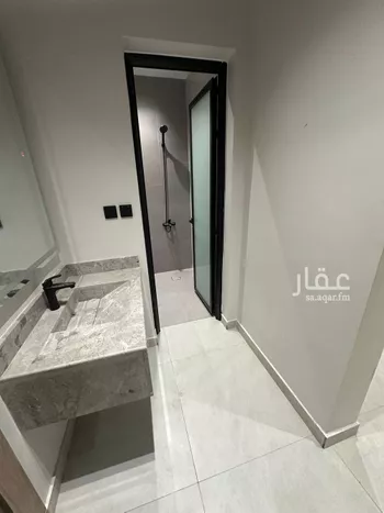 شقة للبيع في شارع عبيد ابن ثعلبة, حي المنتزة, مدينة الدمام, المنطقة الشرقية صورة 4