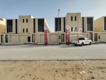 دور للبيع في شارع محمد سعيد سنبل, حي عكاظ, مدينة الرياض, منطقة الرياض