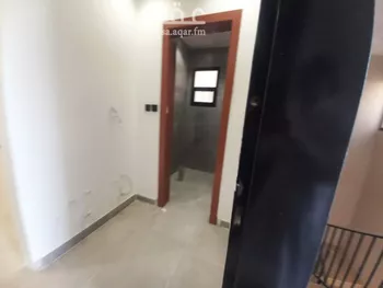 شقة للبيع في شارع حامد عبدالحفيظ, حي عكاظ, مدينة الرياض, منطقة الرياض صورة 4