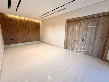 فيلا للبيع في شارع عبدالقادر بن عبدالوارث, حي المهدية, مدينة الرياض, منطقة الرياض صورة 4