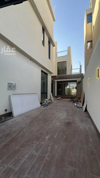 فيلا للبيع في شارع قطب الدين بن السلطان, حي المهدية, مدينة الرياض, منطقة الرياض صورة 2