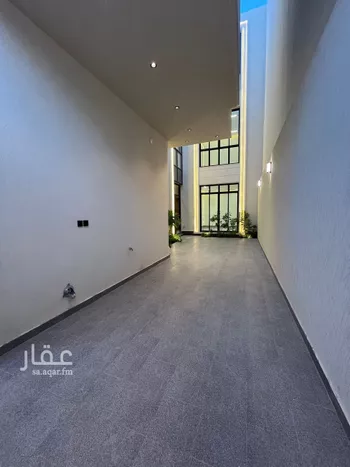 فيلا للبيع في شارع عبدالله النحوي, حي المهدية, مدينة الرياض, منطقة الرياض صورة 2
