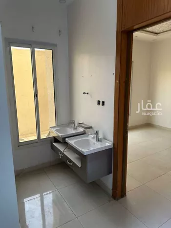 فيلا للبيع في شارع قصيرات, حي شبرا, مدينة الرياض, منطقة الرياض صورة 3