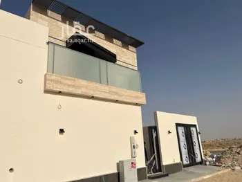 فيلا للبيع في شارع محمد بن هبة الله, حي المهدية, مدينة الرياض, منطقة الرياض صورة 4