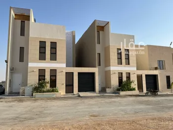 فيلا للبيع في شارع أحمد بن هاشم, حي المهدية, مدينة الرياض, منطقة الرياض صورة 2