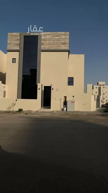 فيلا للبيع في شارع عبدالله النحوي, حي المهدية, مدينة الرياض, منطقة الرياض صورة 2