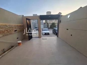 دور للبيع في شارع أحمد بن ناصر الحسيني, حي العوالي, مدينة الرياض, منطقة الرياض صورة 2