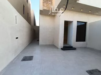 دور للبيع في شارع احمد الطيبي, حي بدر, مدينة الرياض, منطقة الرياض صورة 2