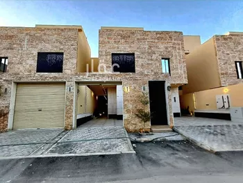 دور للبيع في شارع ابن سعيد المقرئ, حي طويق, مدينة الرياض, منطقة الرياض