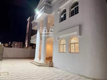فيلا للبيع في شارع نهضه العلم, حي الروضة, مدينة جدة, منطقة مكة المكرمة
