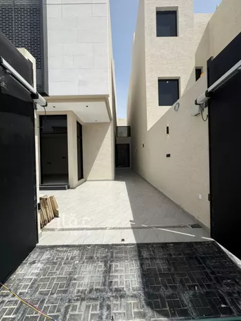فيلا للبيع في شارع عبدالله الدملوجي, حي الملك فيصل, مدينة الرياض, منطقة الرياض صورة 3