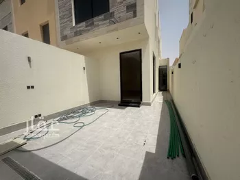 دور للبيع في شارع محمد البشير, حي النهضة, مدينة الرياض, منطقة الرياض صورة 3