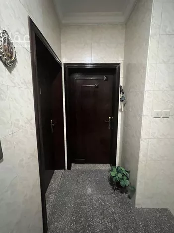عمارة للبيع في شارع بجاد بن قيس, حي العزيزية, مدينة الدمام, المنطقة الشرقية صورة 3