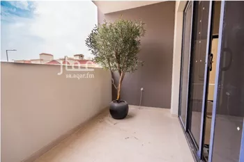 دور للبيع في شارع الفيء, حي الربيع, مدينة الرياض, منطقة الرياض صورة 2