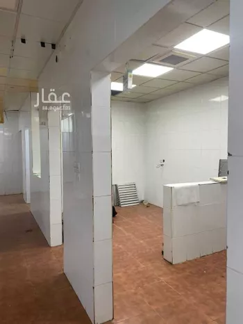 محل للإيجار في شارع زيد بن حارثه, حي الملك فهد, مدينة المدينه المنوره, منطقة المدينة المنورة صورة 2