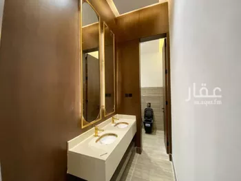 فيلا للبيع في شارع أحمد بن الحسن الأنصاري, حي المهدية, مدينة الرياض, منطقة الرياض صورة 4