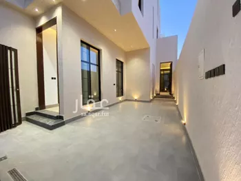 فيلا للبيع في شارع أحمد بن الحسن الأنصاري, حي المهدية, مدينة الرياض, منطقة الرياض صورة 2