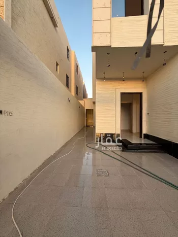 فيلا للبيع في شارع الحسن بن الهيثم, حي عكاظ, مدينة الرياض, منطقة الرياض صورة 5