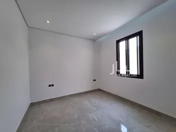 دور للبيع في شارع الرسالة, حي المعيزيلة, مدينة الرياض, منطقة الرياض صورة 3