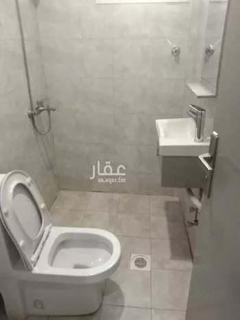 شقة للإيجار في شارع تميم بن بشر, حي الضباط, مدينة الرياض, منطقة الرياض صورة 3