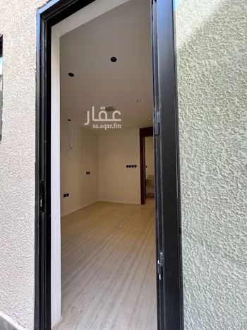 فيلا للبيع في شارع ابن المهاجر, حي المهدية, مدينة الرياض, منطقة الرياض صورة 2