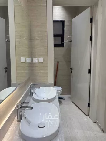 فيلا للبيع في شارع الميناء, حي الندوة, مدينة الرياض, منطقة الرياض صورة 3