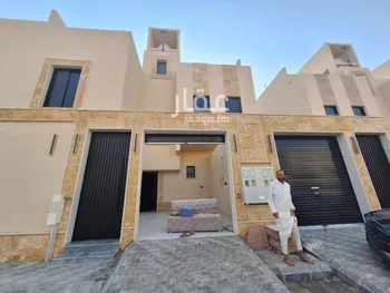 دور للبيع في شارع حسن بن عبد الوهاب , حي طويق, مدينة الرياض, منطقة الرياض