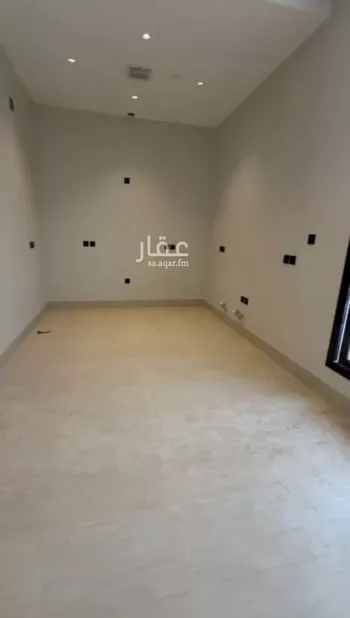فيلا للإيجار في شارع يوسف اللخمي, حي الرمال, مدينة الرياض, منطقة الرياض صورة 5