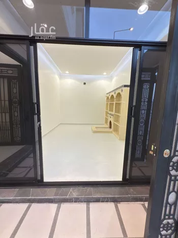 فيلا للبيع في شارع أبي القاسم بن مكي, حي طيبة, مدينة الرياض, منطقة الرياض صورة 5
