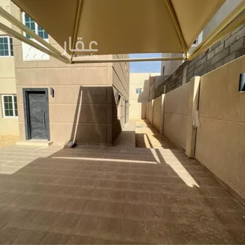 فيلا للإيجار في شارع عائشة الحريمية, حي مطار الملك خالد الدولي, مدينة الرياض, منطقة الرياض صورة 2