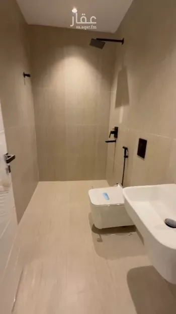 فيلا للإيجار في شارع يوسف اللخمي, حي الرمال, مدينة الرياض, منطقة الرياض صورة 2