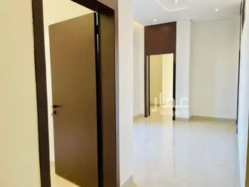فيلا للبيع في شارع محمد بن زين العابدين, حي المهدية, مدينة الرياض, منطقة الرياض صورة 3