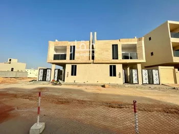 فيلا للبيع في شارع أبي محمد الأكفاني, حي المهدية, مدينة الرياض, منطقة الرياض