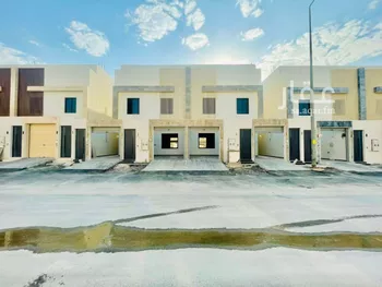 دور للبيع في شارع الجارود السلمي, حي عكاظ, مدينة الرياض, منطقة الرياض صورة 2
