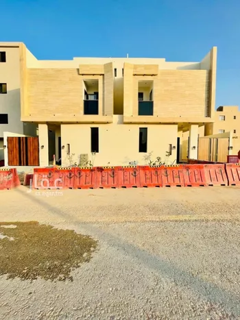 فيلا للبيع في شارع أبي عروه, حي المهدية, مدينة الرياض, منطقة الرياض صورة 2