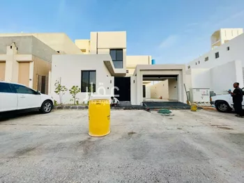 فيلا للبيع في شارع السيل الكبير, حي المهدية, مدينة الرياض, منطقة الرياض صورة 2