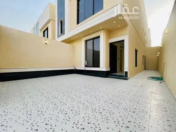 فيلا للبيع في شارع سفيان بن الحكم, حي العوالي, مدينة الرياض, منطقة الرياض صورة 3
