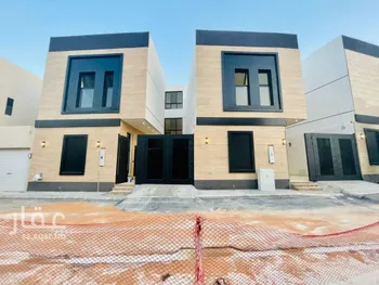 فيلا للبيع في شارع أحمد بن محمد الشعبي, حي المهدية, مدينة الرياض, منطقة الرياض