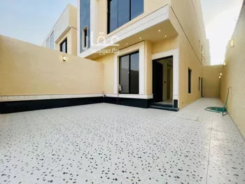 فيلا للبيع في شارع حميدة الإبراهيمي, حي العوالي, مدينة الرياض, منطقة الرياض صورة 2