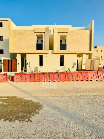 فيلا للبيع في شارع زينب بنت أبي سلمة, حي المهدية, مدينة الرياض, منطقة الرياض صورة 2