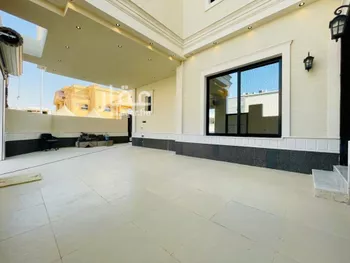 فيلا للبيع في شارع الميفا, حي ظهرة لبن, مدينة الرياض, منطقة الرياض صورة 4