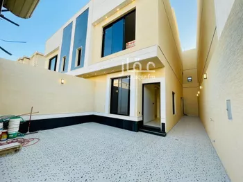 فيلا للبيع في شارع حميدة الإبراهيمي, حي العوالي, مدينة الرياض, منطقة الرياض صورة 2