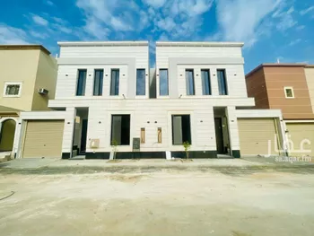فيلا للبيع في شارع رقم 119, حي ظهرة لبن, مدينة الرياض, منطقة الرياض صورة 2