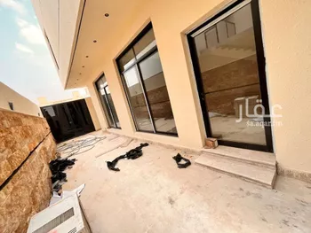 فيلا للبيع في شارع عبدالقادر بن عبدالوارث, حي المهدية, مدينة الرياض, منطقة الرياض صورة 4