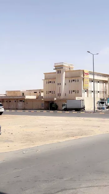 عمارة للبيع في شارع شارع الإمام مسلم, حي الأخضر, مدينة بريده, منطقة القصيم صورة 2