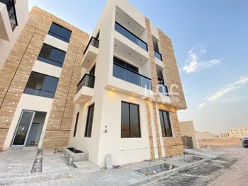 عمارة للبيع في  صورة 5