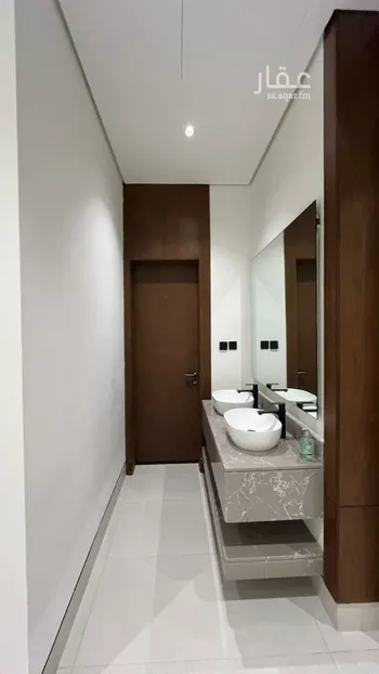فيلا للبيع في شارع عبدالله النحوي, حي المهدية, مدينة الرياض, منطقة الرياض صورة 4