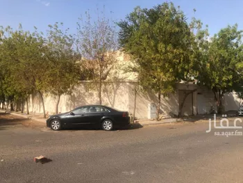 فيلا للبيع في شارع الحسن الحلواني, حي بنى بياضة, مدينة المدينه المنوره, منطقة المدينة المنورة